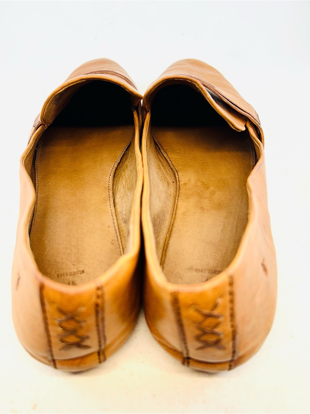 FRYE Camel Tan Terri Buffalo Leather Minimalist Penny Loafers, size 11 M FLAW - Picture 8 of 15